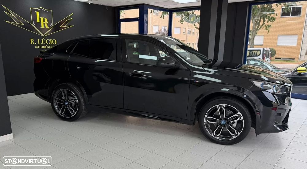 BMW iX2 eDrive20 Pack Desportivo M - 5