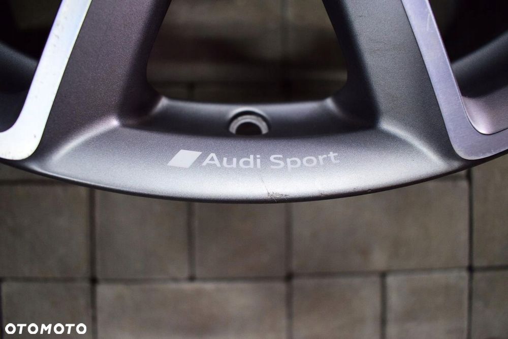 AUDI 20 ,,S-Line TT RS 8S0 Oryginał - 7