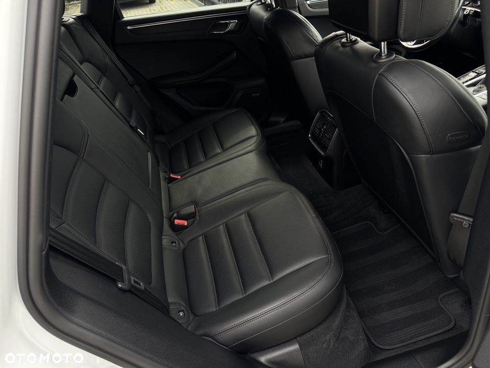 Porsche Macan - 11