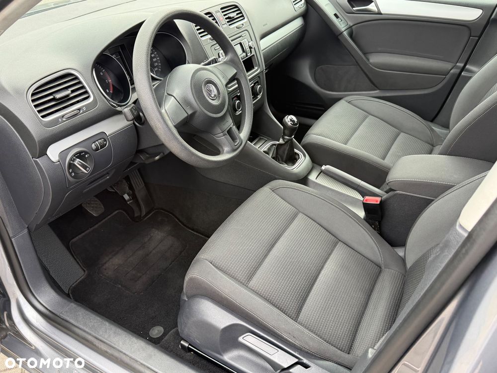 Volkswagen Golf - 23