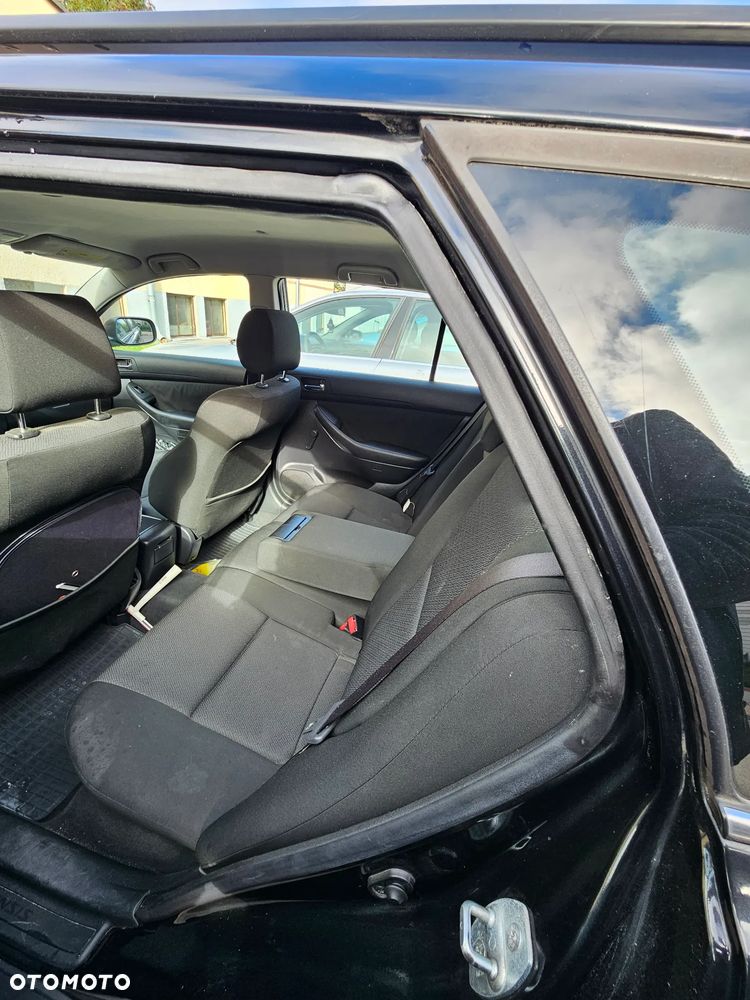 Toyota Avensis - 7