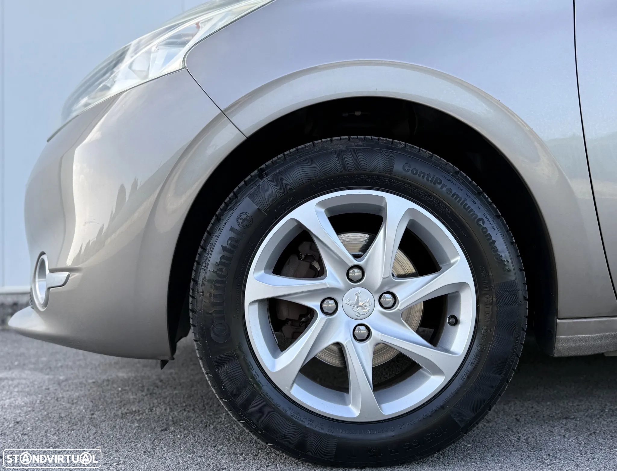 Peugeot 208 1.2 VTi Allure - 19