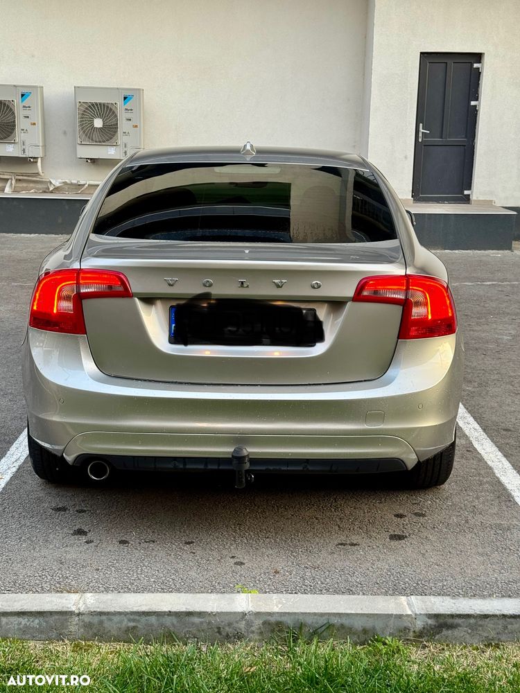 Volvo S60 D3 Momentum - 9
