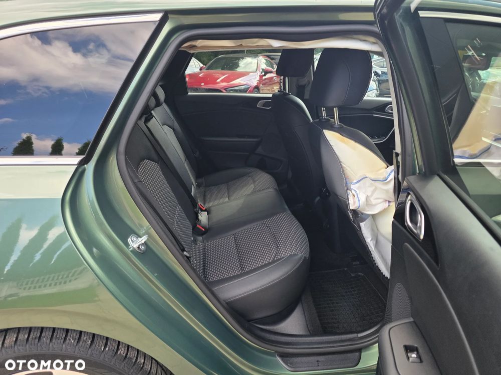 Kia Ceed 1.5 T-GDI M - 14