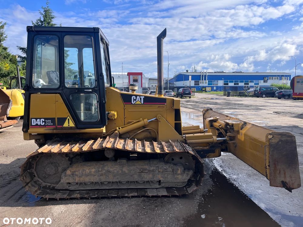 Caterpillar D4C - 4