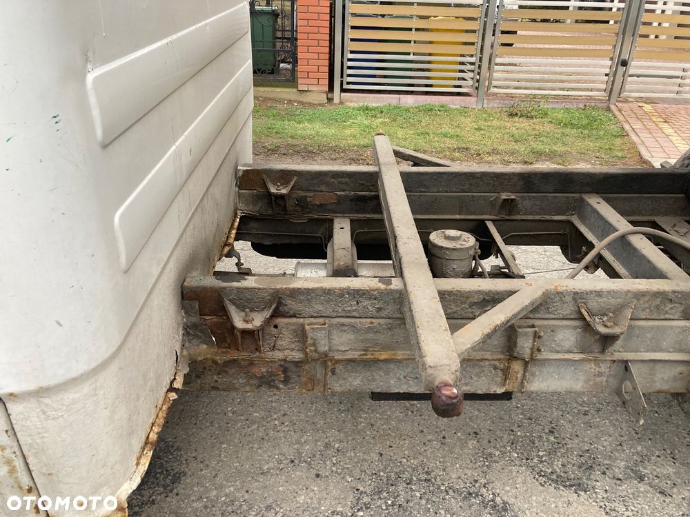 Mercedes-Benz 410 - 13