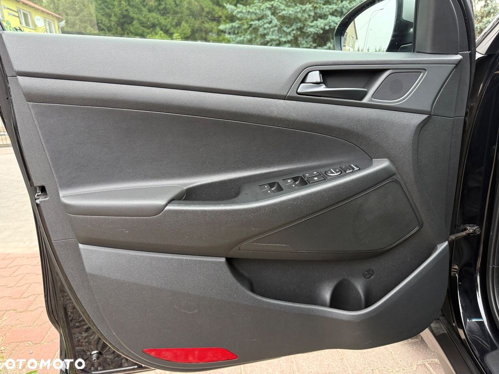 Hyundai Tucson blue 1.6 GDi 2WD Navi - 36