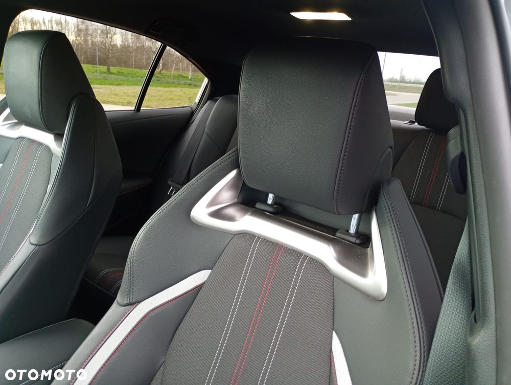 Toyota Corolla 1.8 Hybrid GR Sport - 28