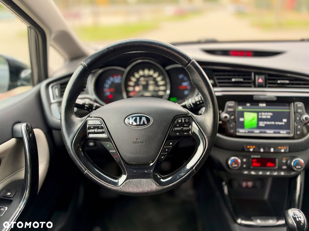 Kia Ceed 1.6 CRDi 136 ISG Platinum Edition - 29