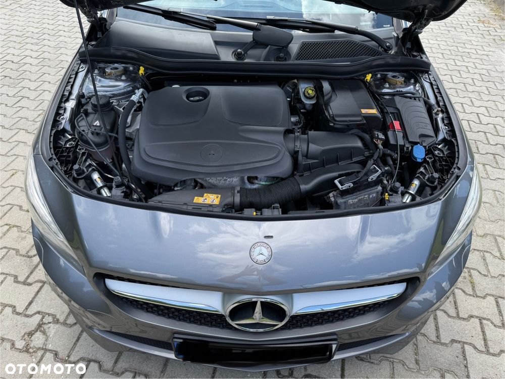 Mercedes-Benz CLA Shooting Brake 180 7G-DCT - 15