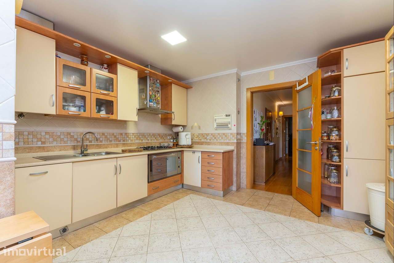 Apartamento T3 no Prestigiado Condomínio Solar do Morgado, Póvoa de Sa - Grande imagem: 4/45