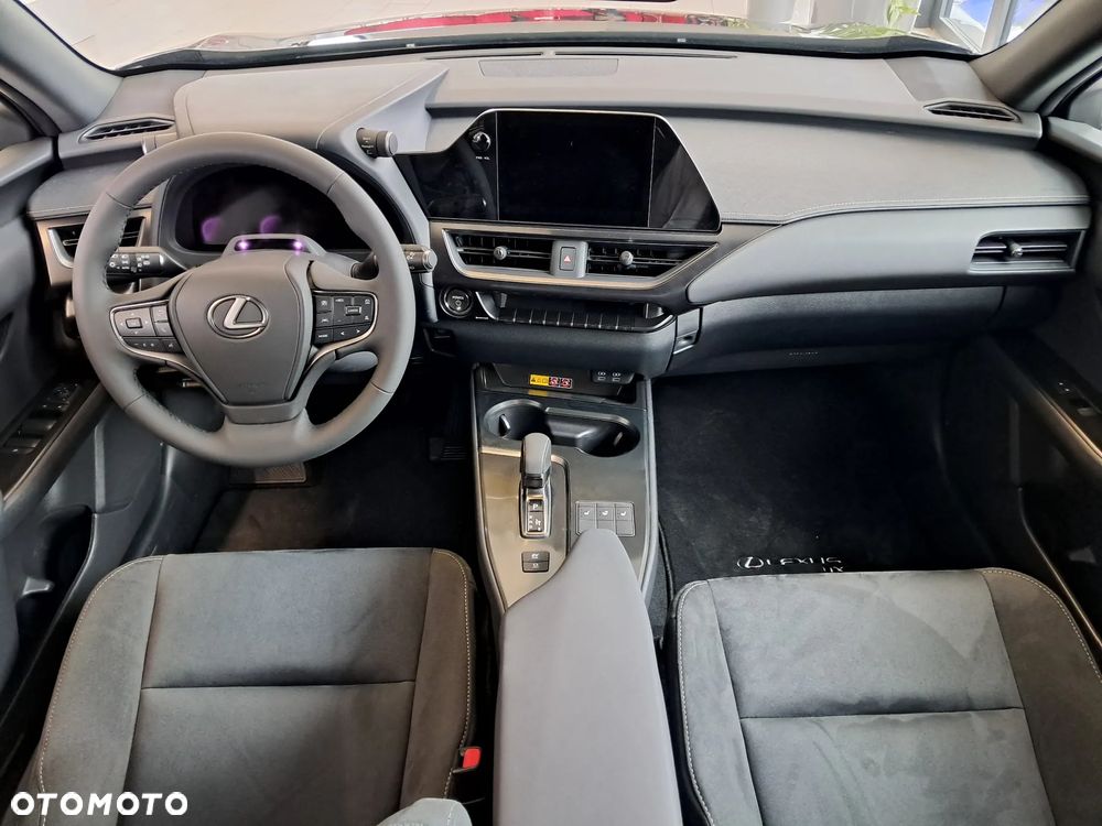 Lexus UX 300h Business - 11