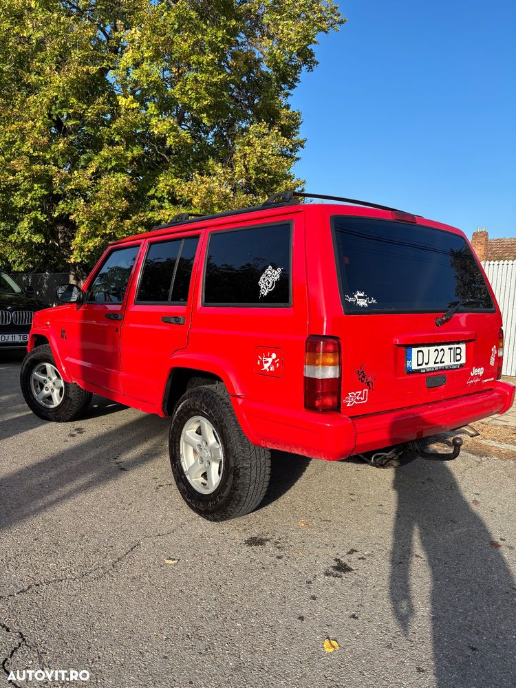 Jeep Cherokee - 4
