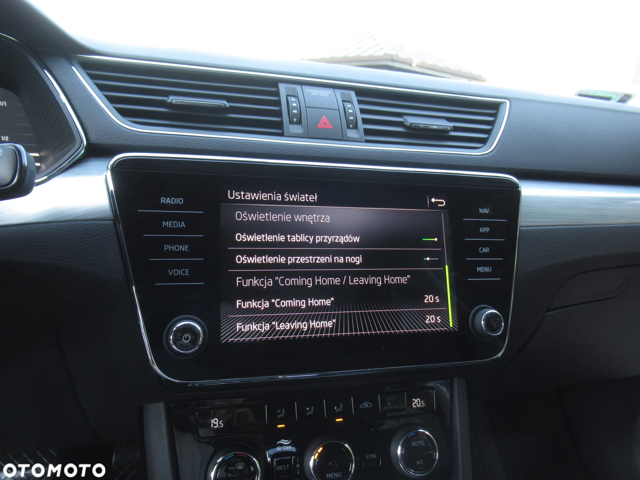 Skoda Superb 2.0 TSI Ambition DSG - 24