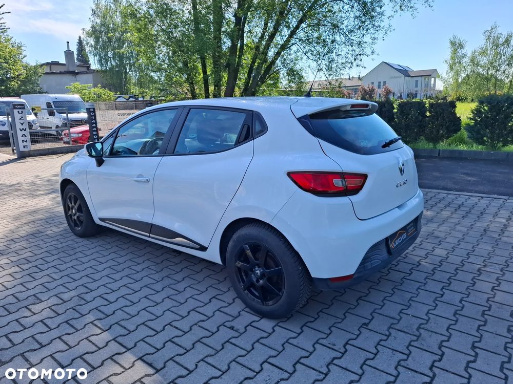 Renault Clio - 23