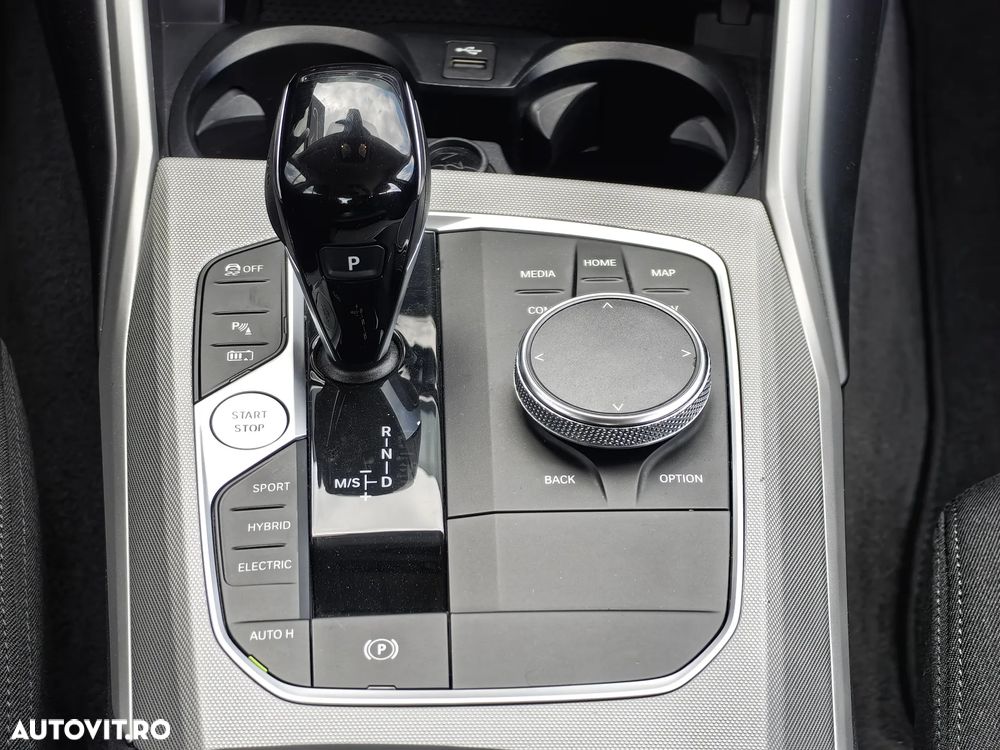 BMW 3 Series 2022 — imagine 21