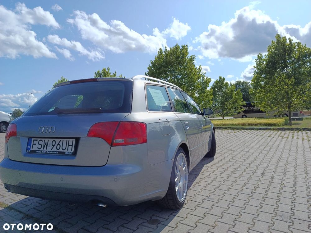 Audi A4 Avant - 11