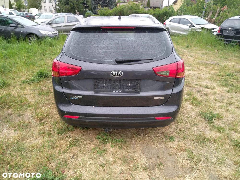 Kia Ceed - 4