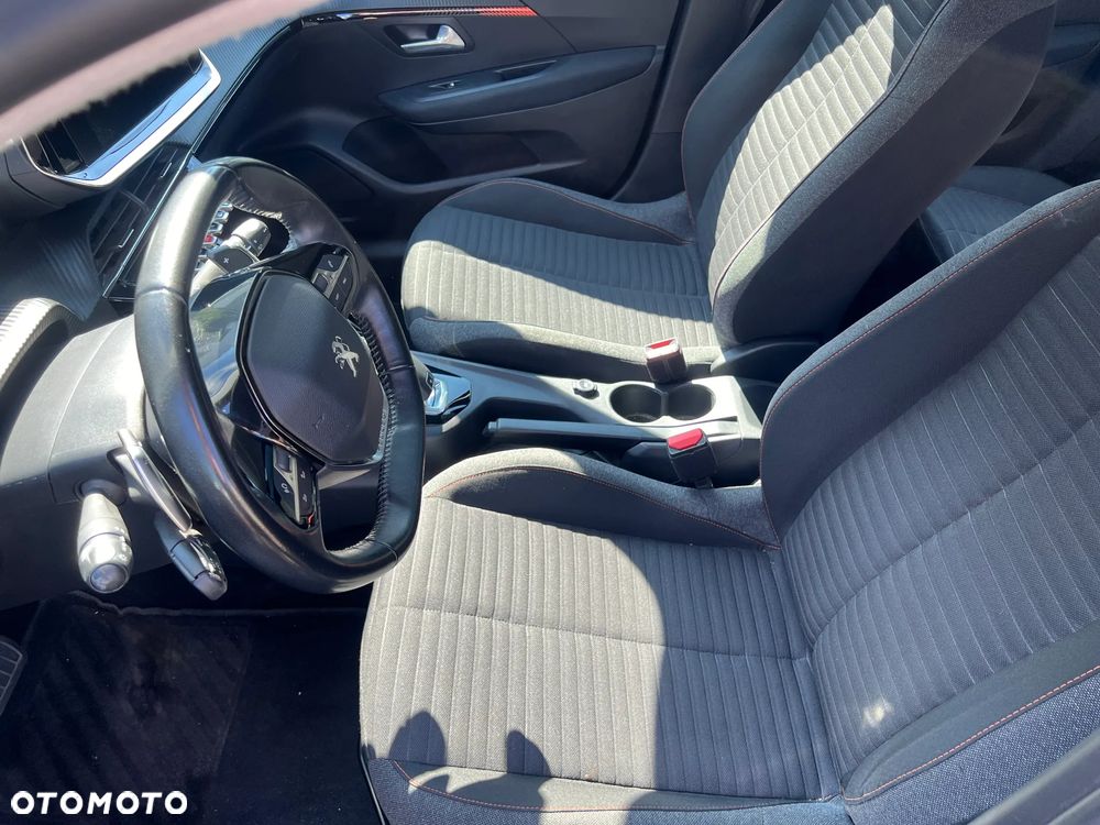 Peugeot 208 PureTech 100 EAT8 Active - 9