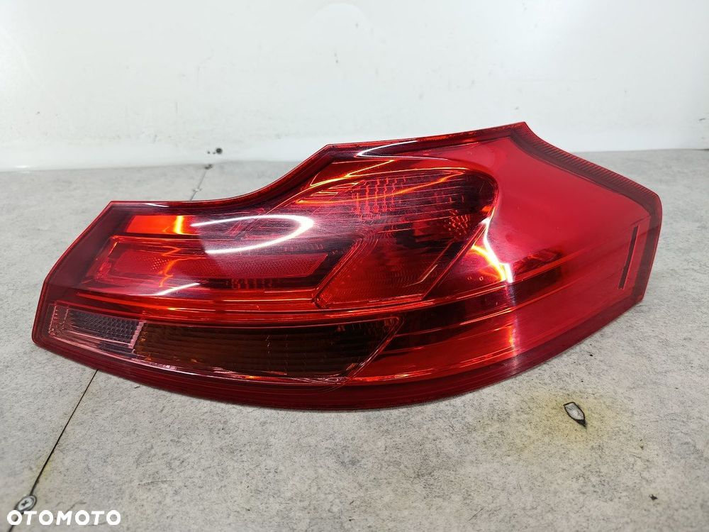 LAMPA TYLNA PRAWA OPEL INSIGNIA A 13226857 VP9TTX-13404-A  VISTEON KOMBI - 3