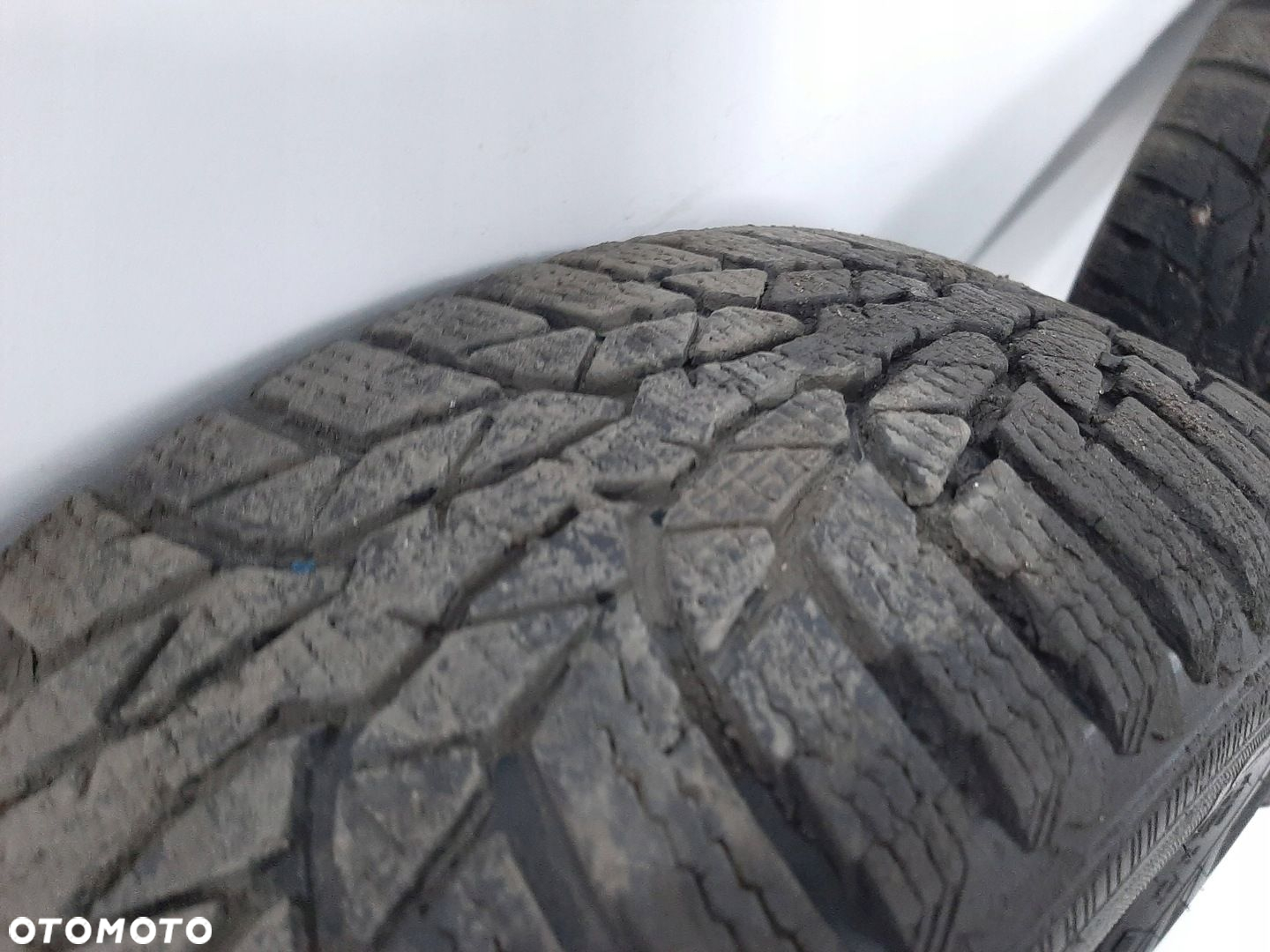 OPONY ZIMOWE NOKIAN WRD4 185/60R15 88T DOT 20017 BIEZNIK 6MM - 16