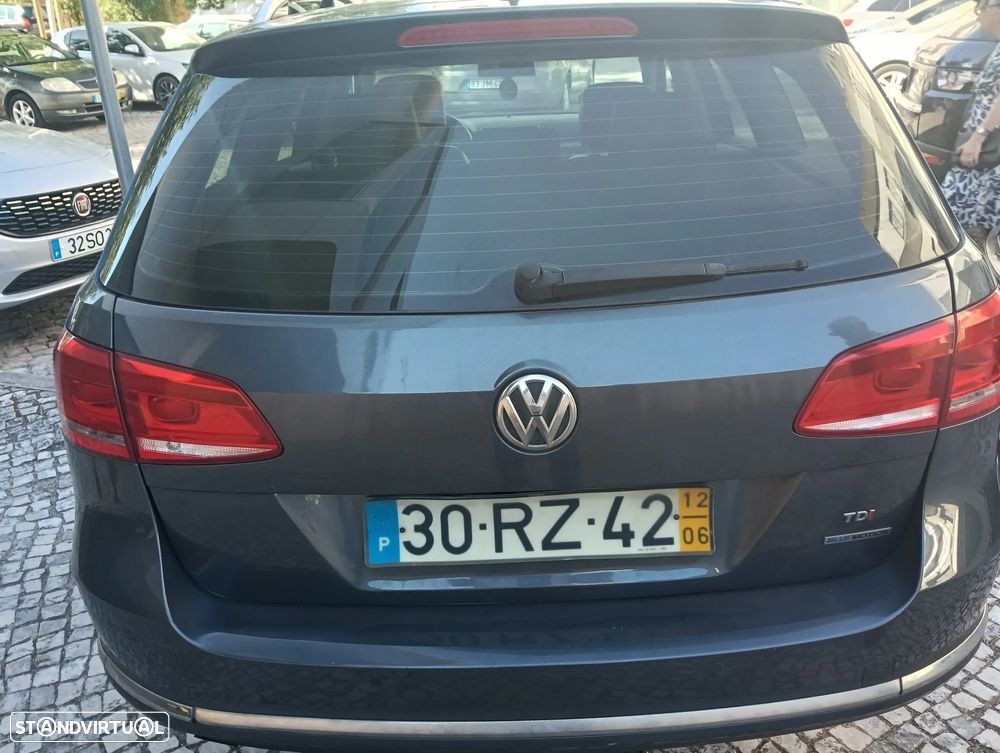 VW Passat Variant 1.6 TDI BlueMotion Highline - 14