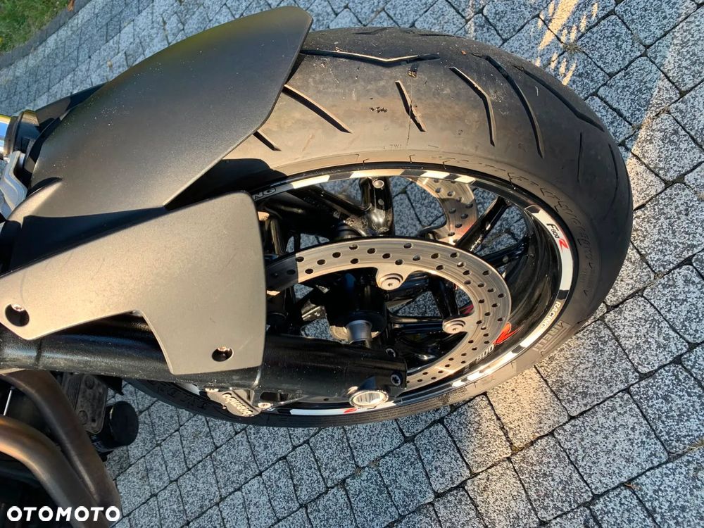 BMW F - 25