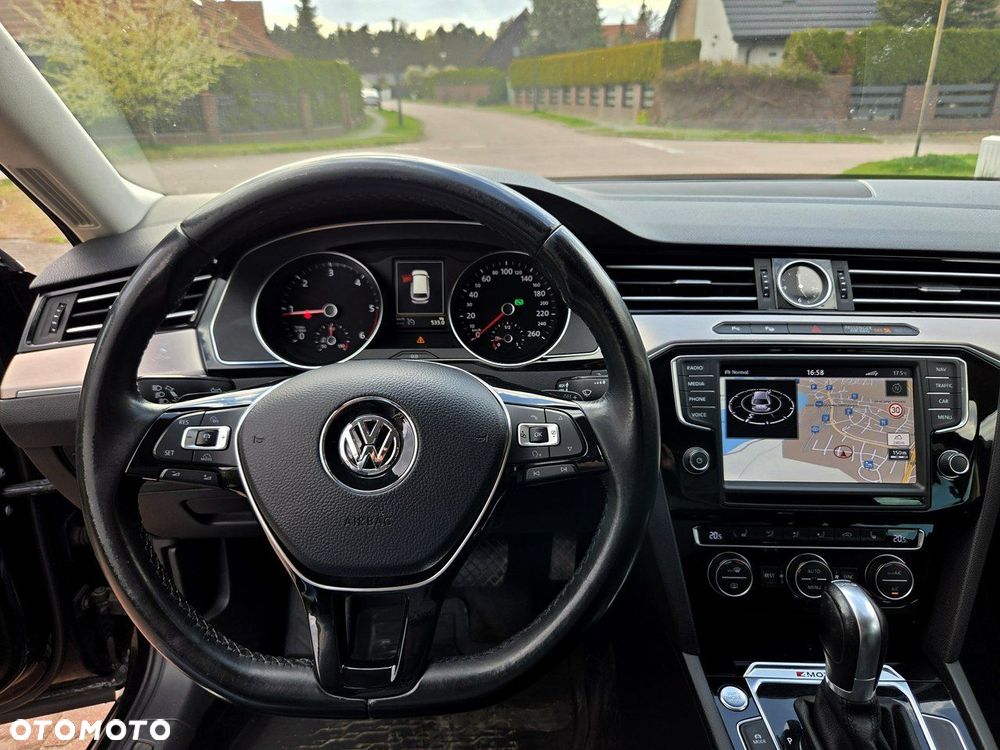 Volkswagen Passat - 13