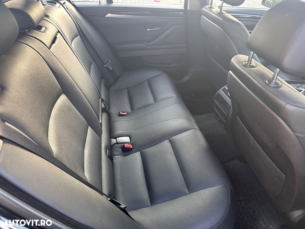 BMW Seria 5 525d xDrive Touring Aut. - 7
