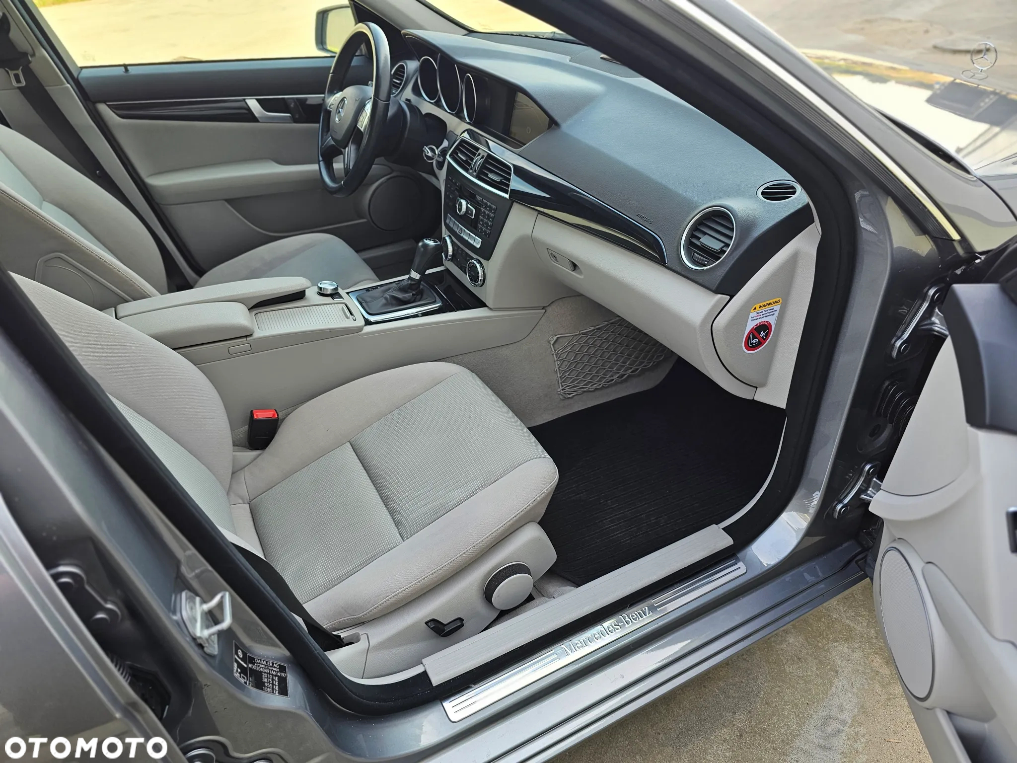 Mercedes-Benz Klasa C 180 BlueEFFICIENCY 7G-TRONIC Elegance - 21