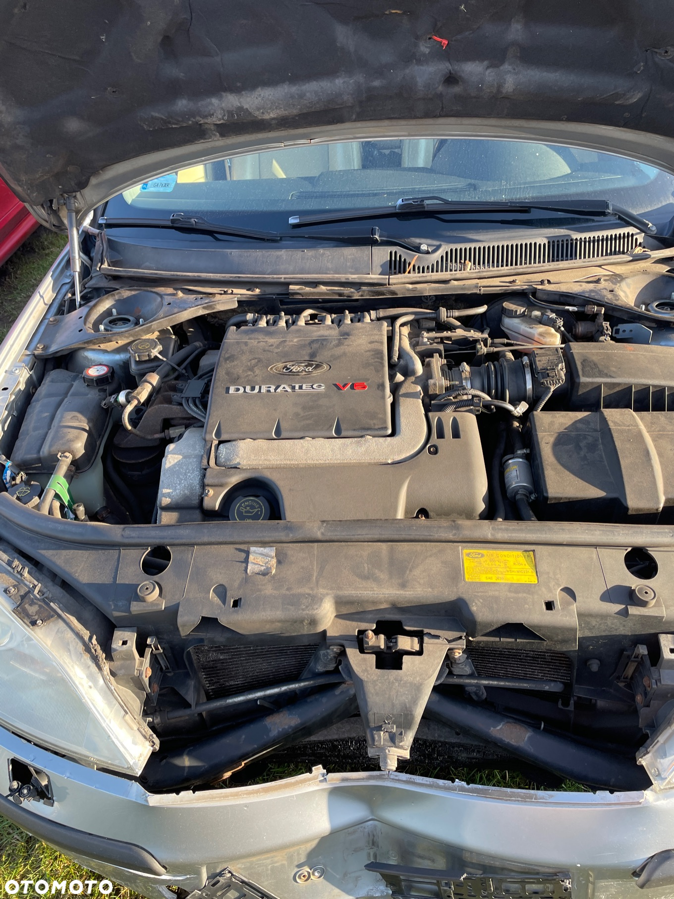 Ford Mondeo 2.5 V6 Ghia Executive - 32