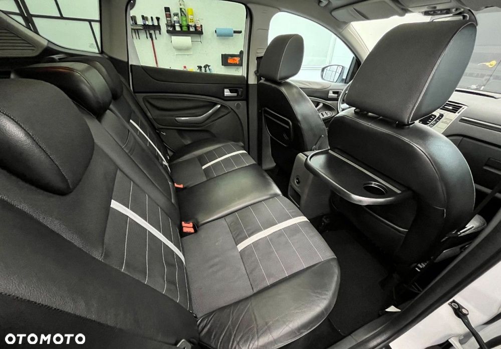 Ford Kuga - 23