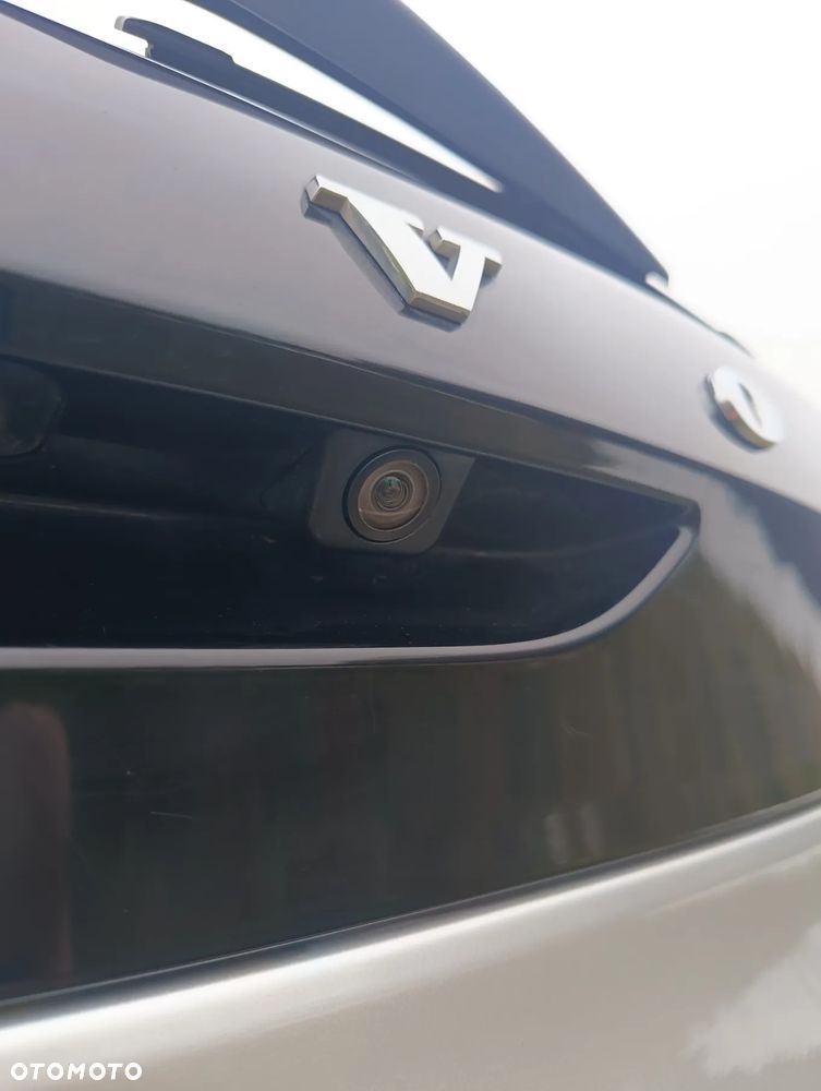 Volvo V40 T3 R Design - 13