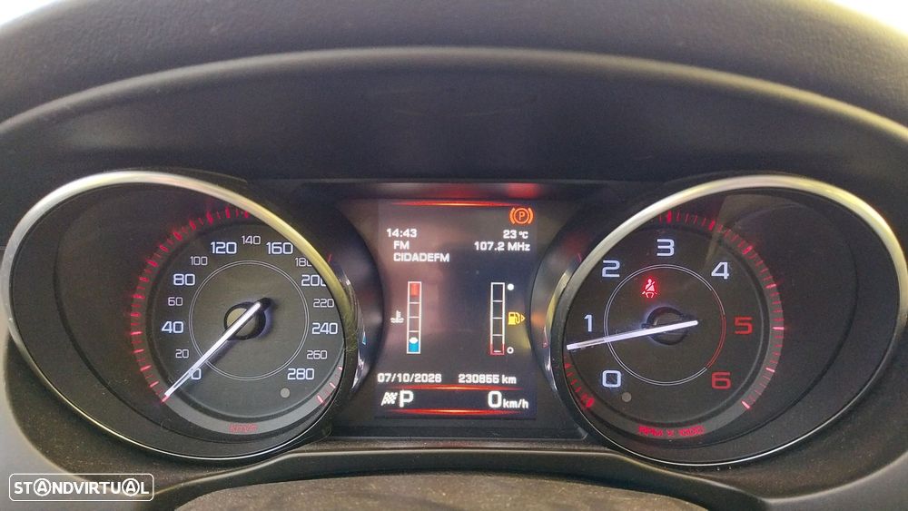 Jaguar XE 2.0 D Pure - 9
