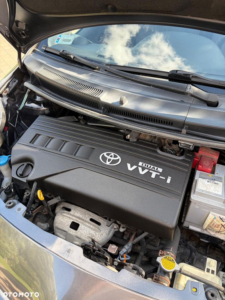 Toyota Yaris - 4
