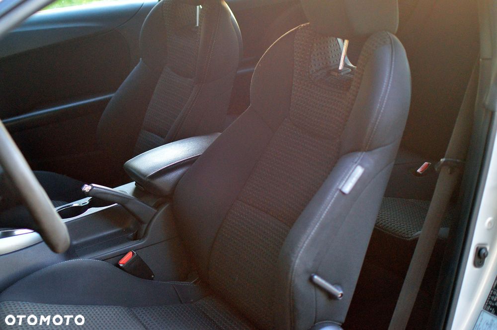 Hyundai Genesis Coupe - 15