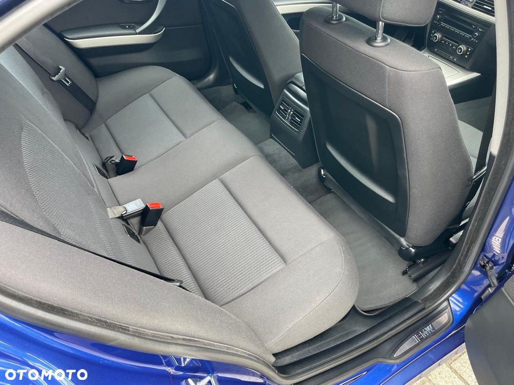 BMW Seria 3 318i - 21