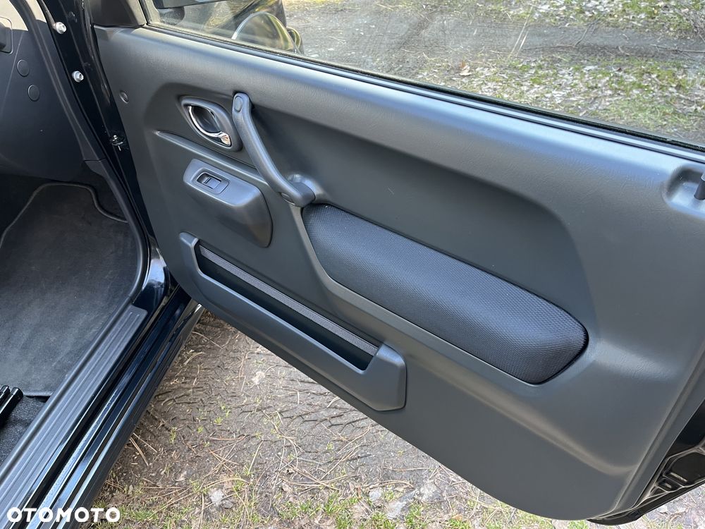 Suzuki Jimny Black&White - 24