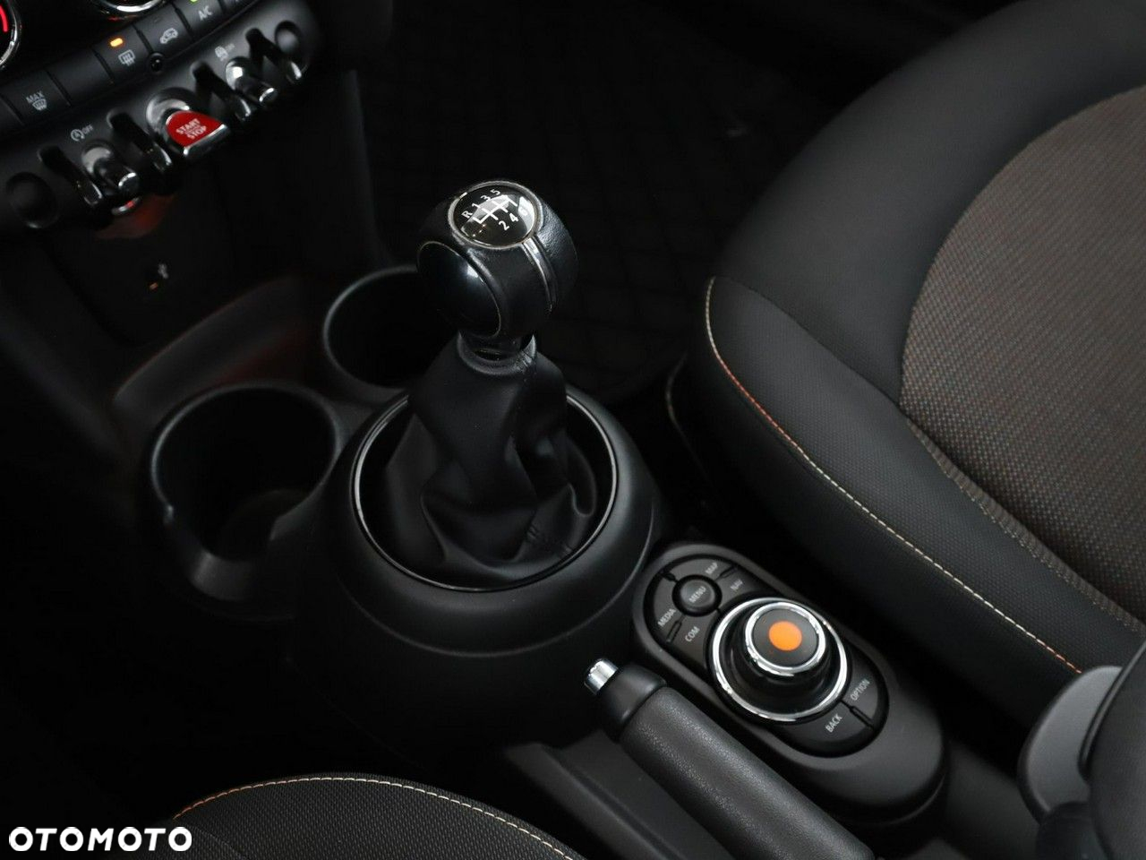 MINI Cooper Standard - 28