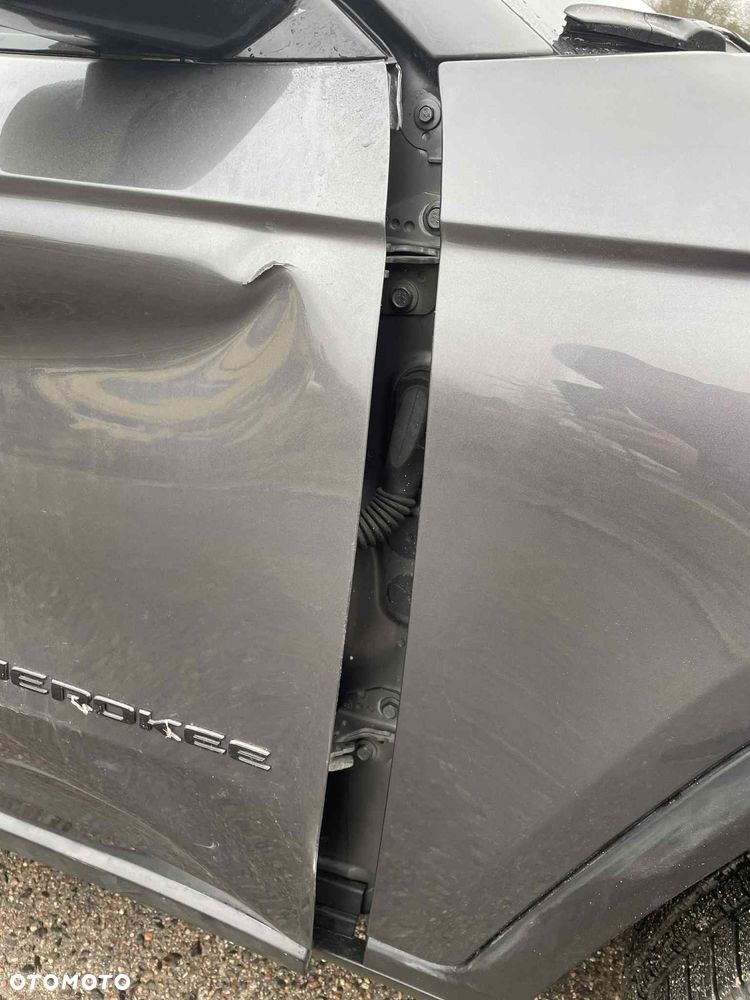 Jeep Grand Cherokee - 21