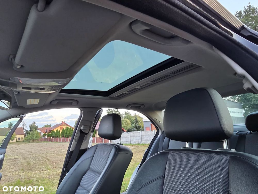 Mercedes-Benz Klasa C 180 CGI Automatik BlueEFFICIENCY Avantgarde - 27