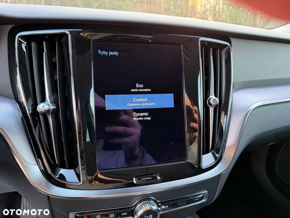 Volvo V60 B4 D Geartronic Momentum - 22