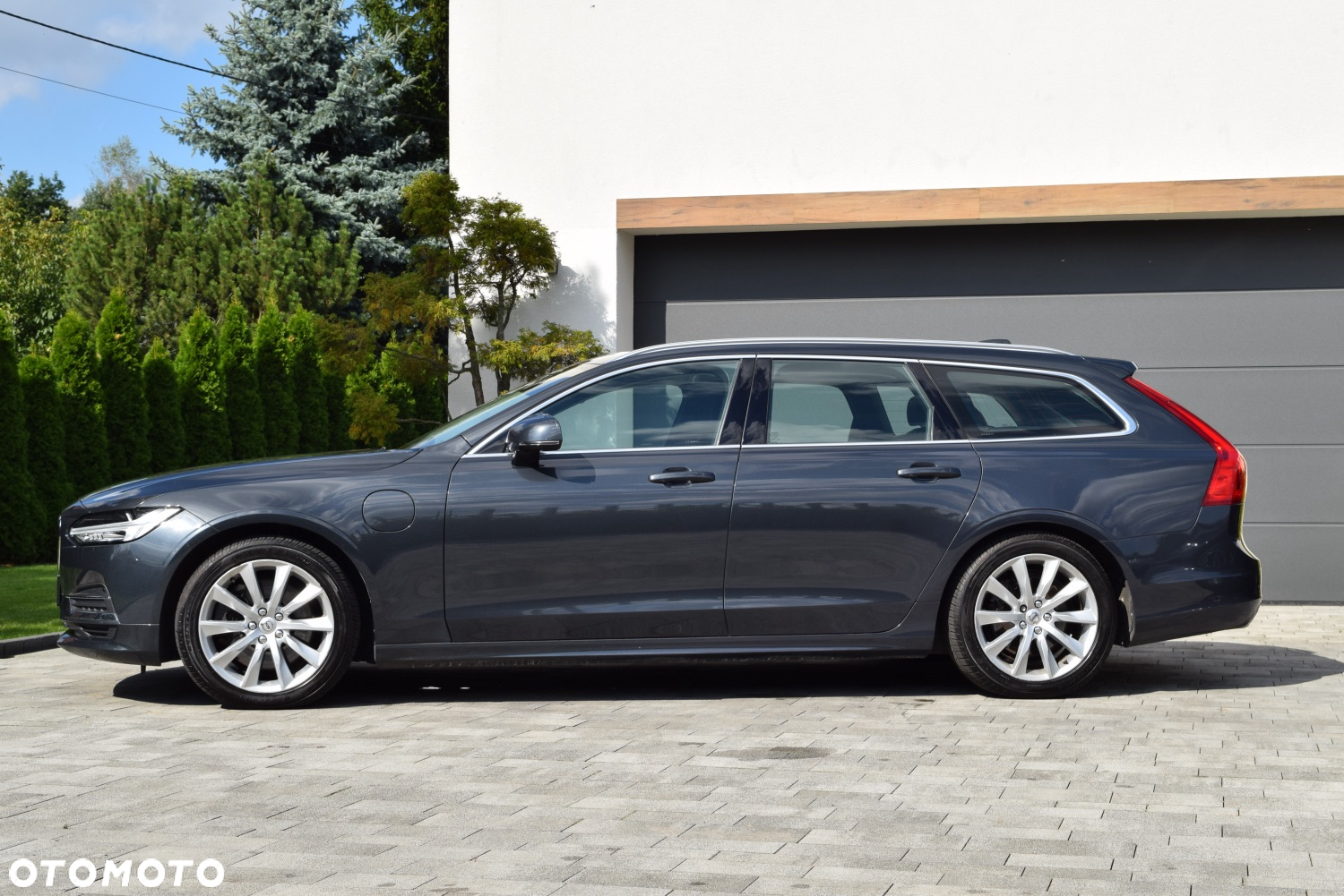 Volvo V90 T8 AWD Plug-In Hybrid Momentum Pro - 8