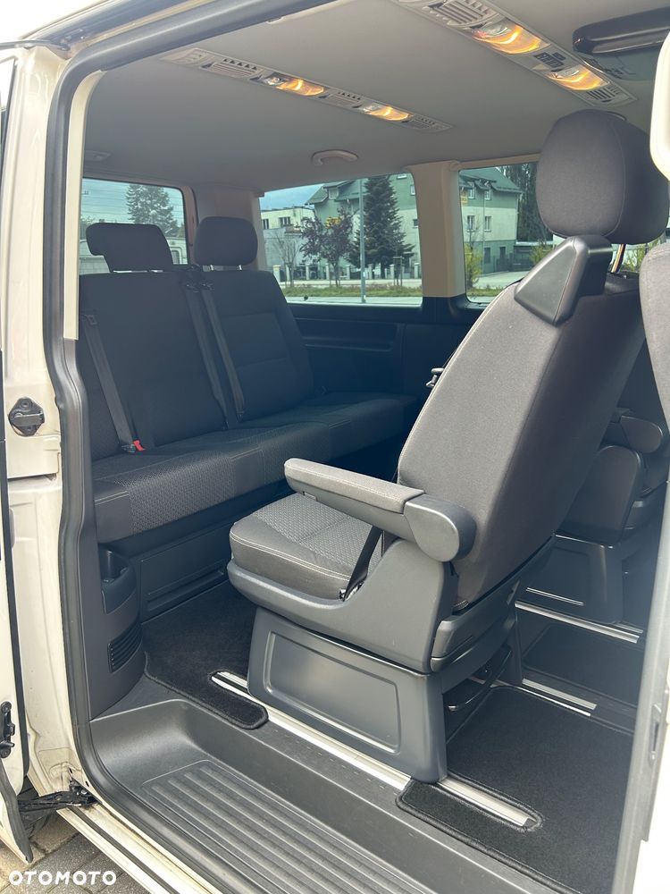 Volkswagen Multivan - 13
