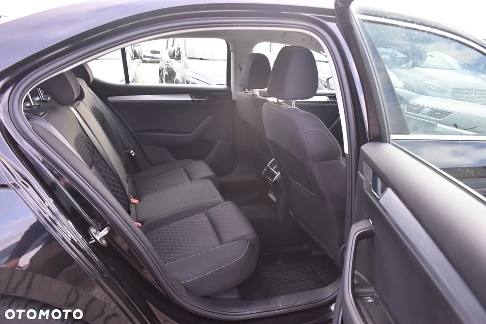 Skoda Superb 2.0 TDI SCR Ambition DSG - 16