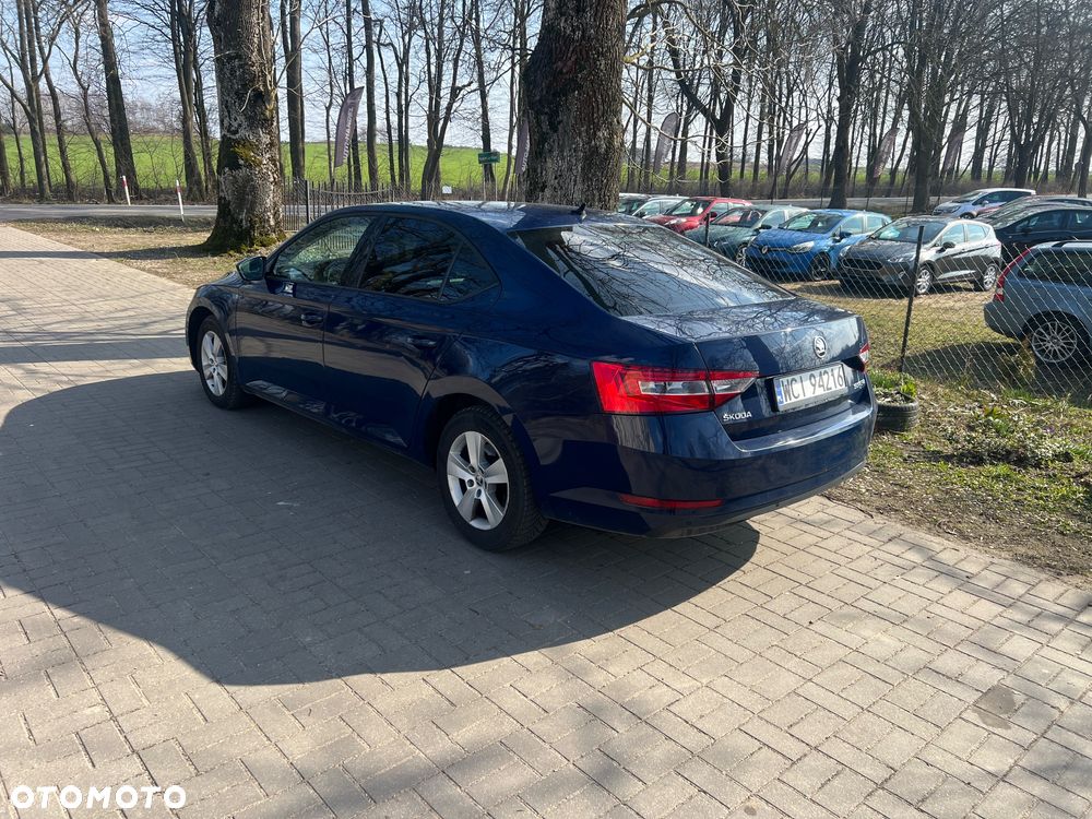 Skoda Superb 2.0 TDI Active - 8