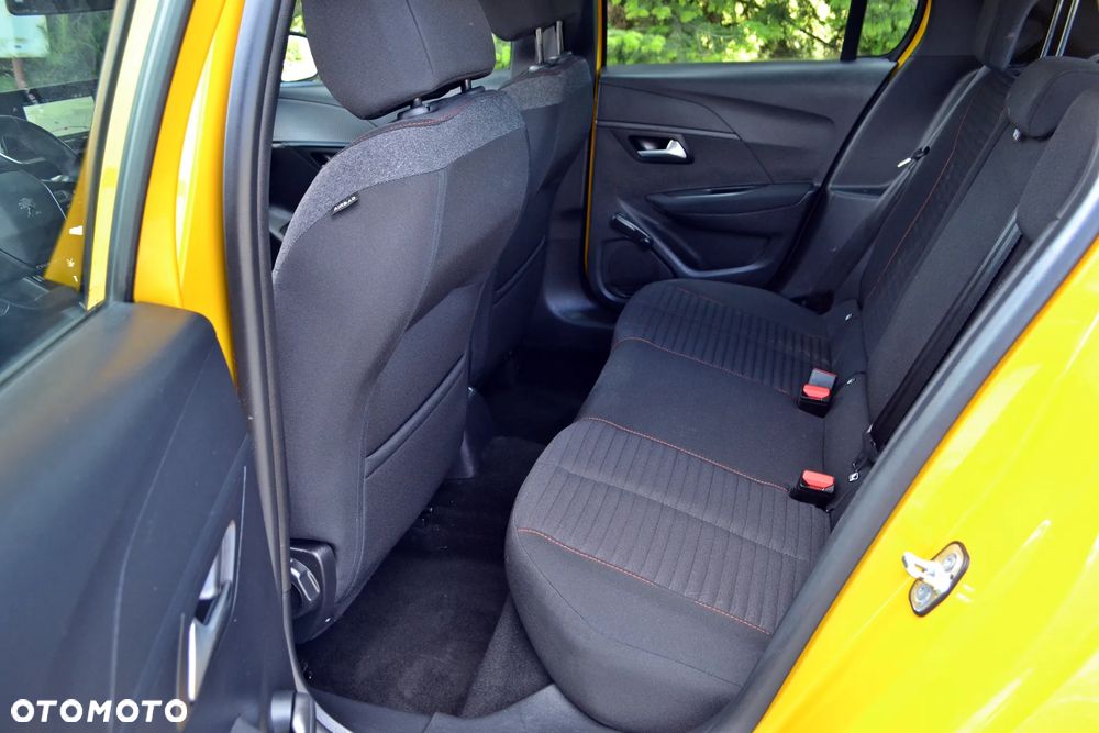 Peugeot 208 - 24