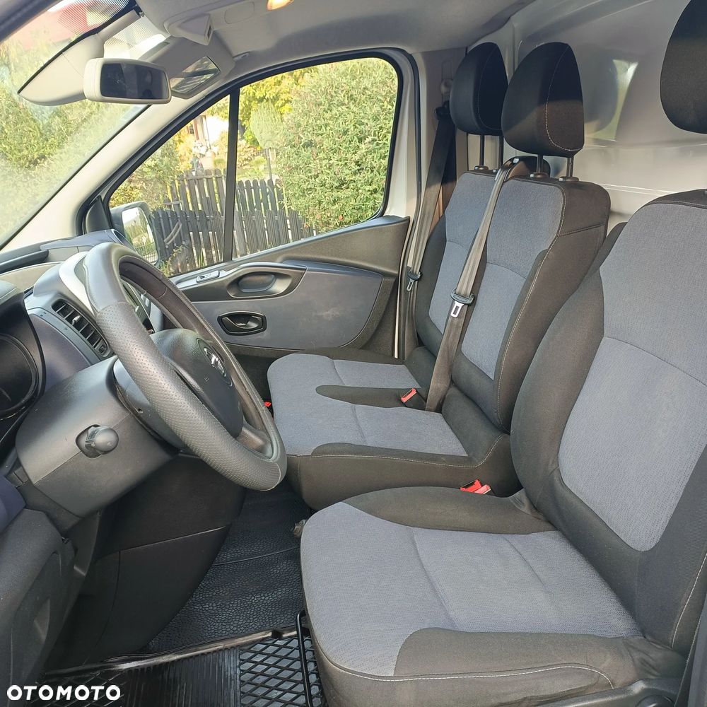 Opel Vivaro - 11