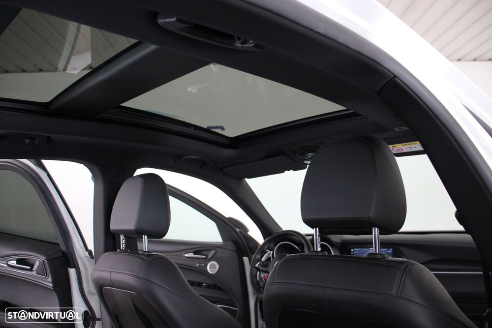 Alfa Romeo Stelvio 2.9 T Quadrifoglio AT8 Q4 - 17