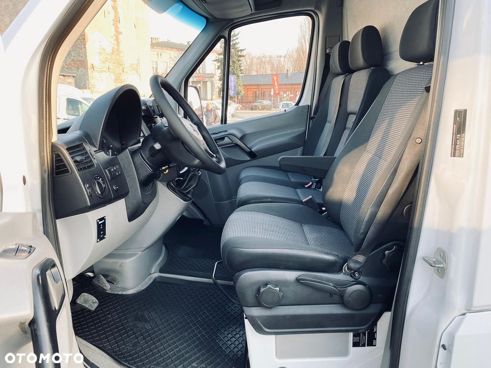 Mercedes-Benz SPRINTER - 12